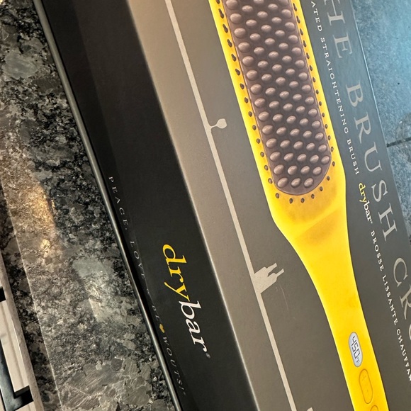 Drybar The Brush Crush Heated Straightening Brush - Yellow - Picture 3 of 5
